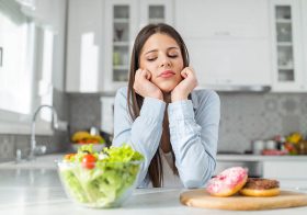 Mastering Hunger: 11 Strategies to Curb Cravings for Effective Weight Loss